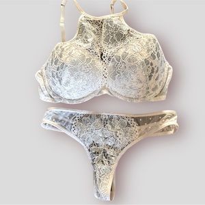 Adore me bra and panty set 32C/XS